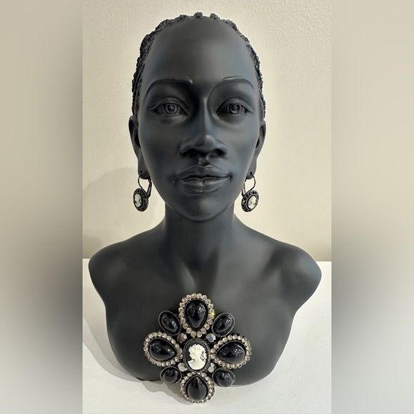 Vintage Black Cameo Brooch and Earring Set – Perfect Condition